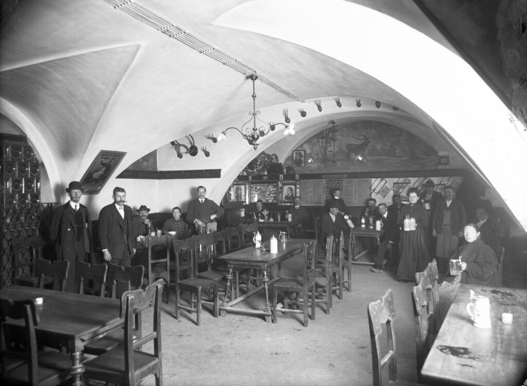 Historische Aufnahme, Gasthaus Gablerbräu, Bierhalle